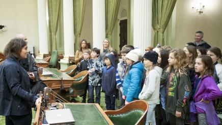 Assemblymember Bauer-Kahan Welcomes Green Valley Elementary School to the Capitol