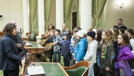 Assemblymember Bauer-Kahan Welcomes Green Valley Elementary School to the Capitol